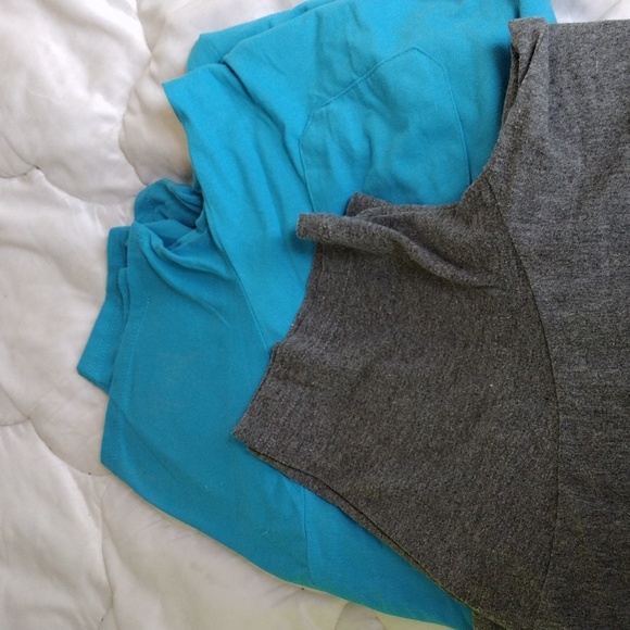 V-neck t-shirt bundle - Picture 6 of 6